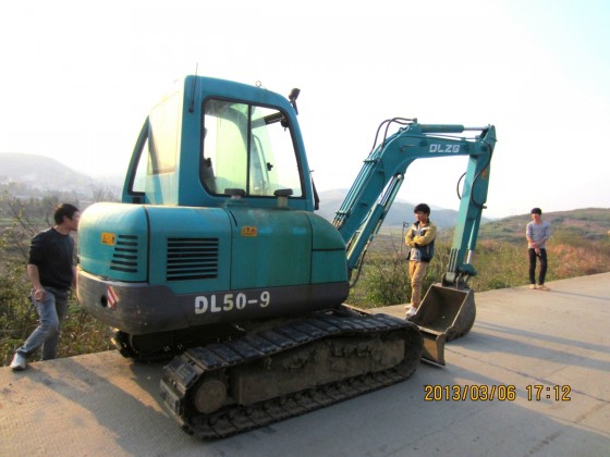 DL50-9小型履带液压挖掘机