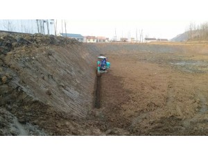 挖沟可是微型挖掘机的强项